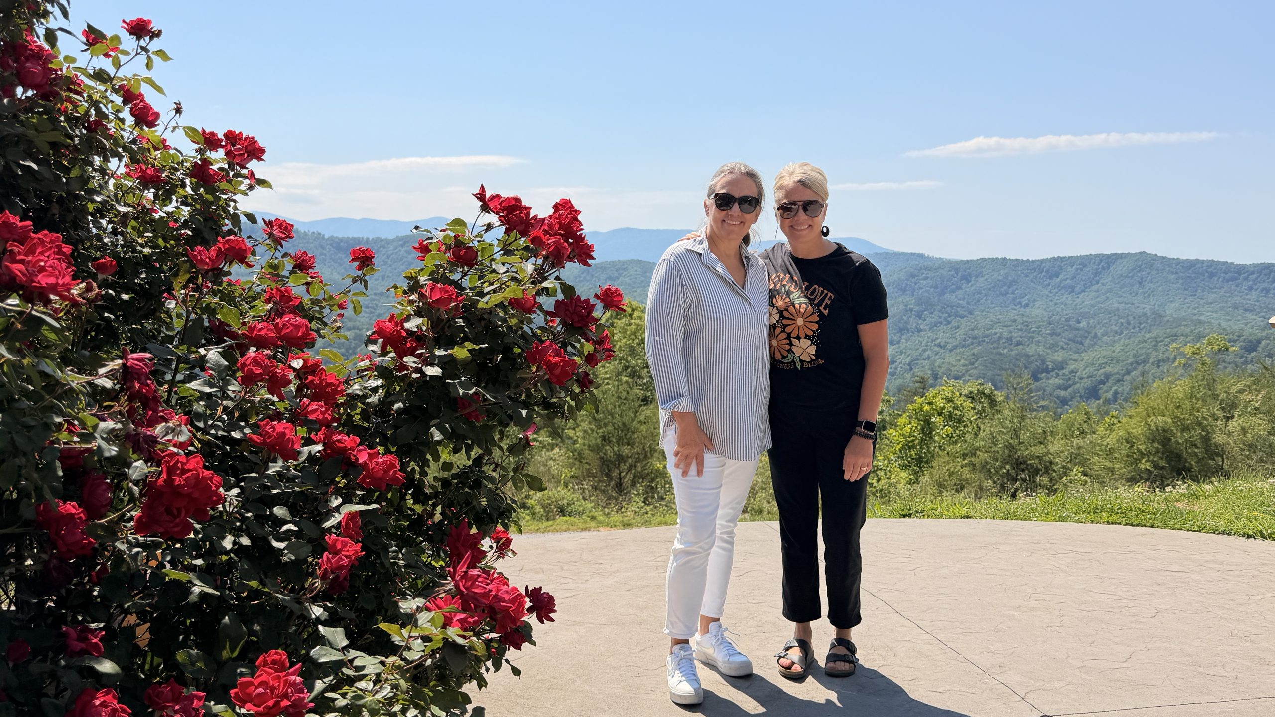 Perimenopause & Menopause Yoga Retreats Near Nashville & Knoxville: An Insider’s Comparison thumbnail